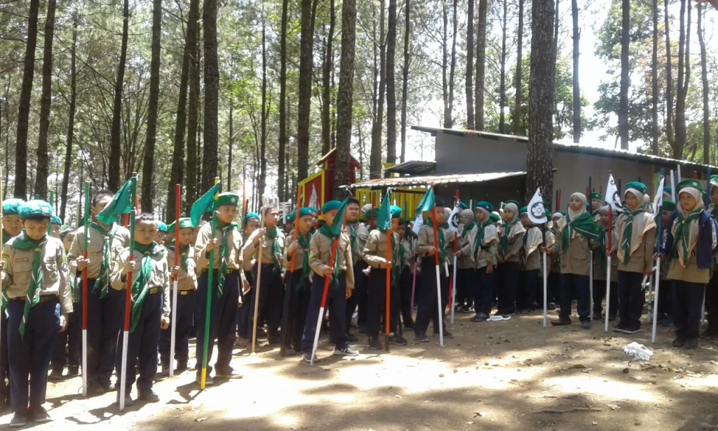 Ikuti Kemah HW Disambut Parikan Model Begini