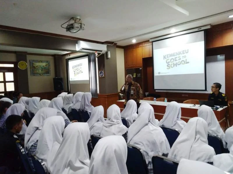 Kemenkeu Goes to School Sosialisasikan Pajak dan STAN kepada Siswa