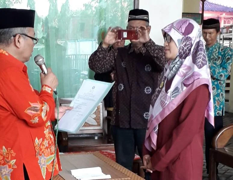 Guru Senior Itu Dilantik Jadi Kepala Madrasah yang Baru