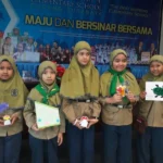 Kulit Telur Pun Bisa Jadi Asesoris, Serunya Spontanitas Berkarya ala Keputrian Siswi SD