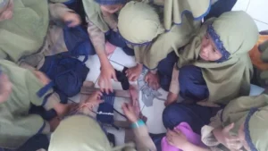 Acara Akhir Pekan, Siswa Diajari Memanfaatkan Kain Perca untuk Keset