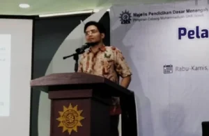 Guru Menjadi Pengikut Nabi Muhammad