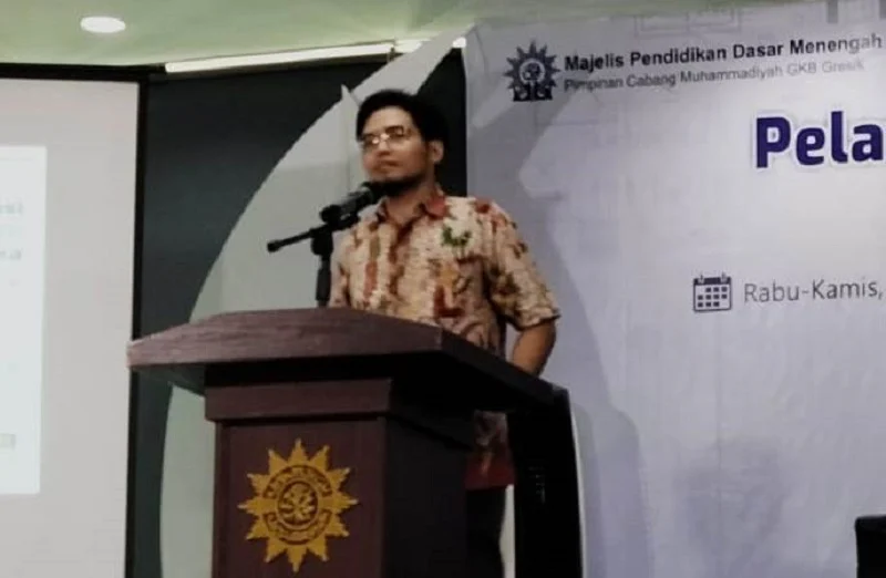 Guru Menjadi Pengikut Nabi Muhammad