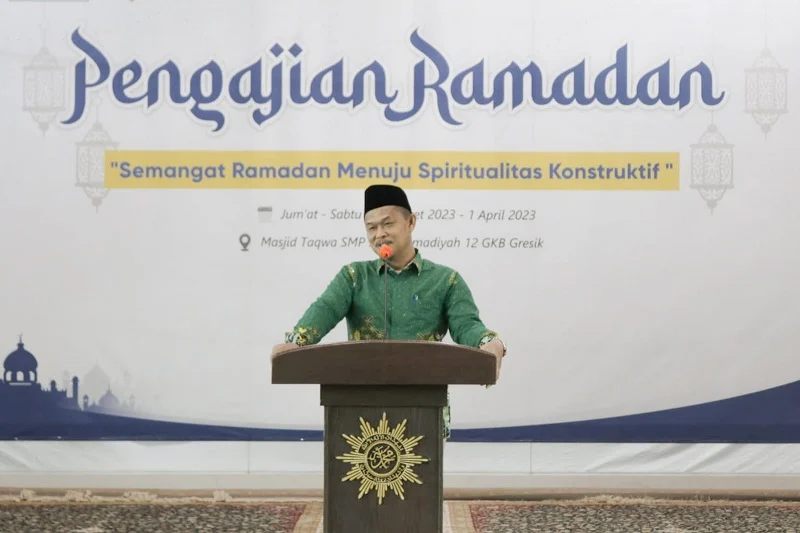 Tiga Cara Memandang Manusia agar Tetap Tawadhu