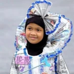 Dari Bahan Bekas, Kostum-Kostum Unik Ini Meriahkan Milad ke-13 SD Muhammadiyah Manyar