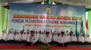 Puluhan Santri yang Hafal Quran 10 Juz Diwisuda