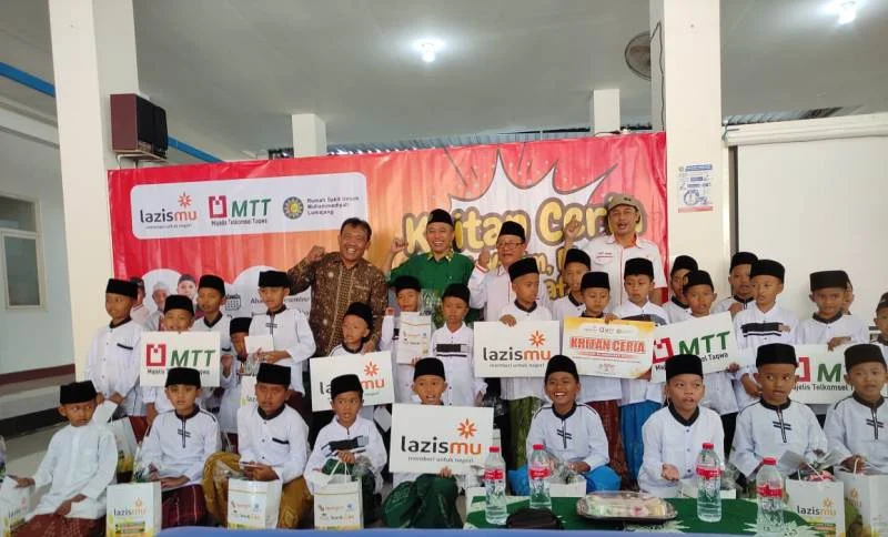 Khitan Ceria Kader Muhammadiyah Lumajang