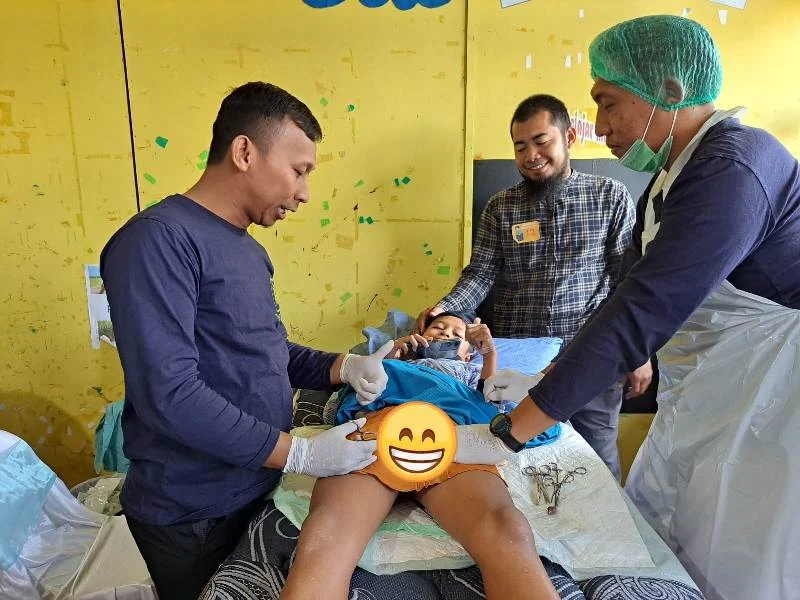 Khitan Ceria di SD M1WA, Ada Peserta Istimewa