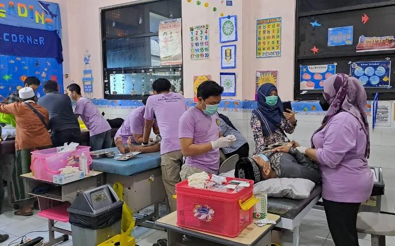 Khitan Massal di Milad SD Muhlas