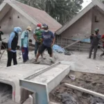 Gubernur Khofifah Kunjungi Bencana Semeru, Ini Instruksinya