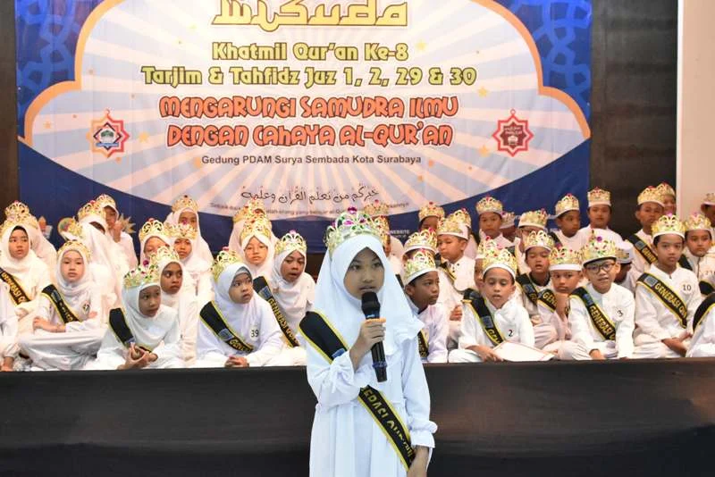 Wisuda Khatmil Quran SDM 18, Ini Tiga Santri Terbaik