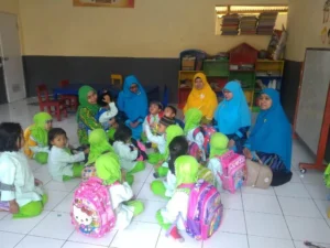 Dua Program Sekolah di Kaki Gunung Ini Tak Kalah dengan Sekolah Kota