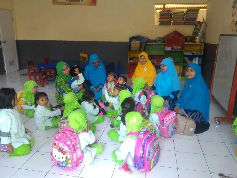 Dua Program Sekolah di Kaki Gunung Ini Tak Kalah dengan Sekolah Kota