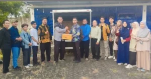 Komunitas Al Maun Berbagi Air Lazismu