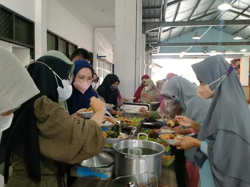Aneka Kuliner Warnai Halalbihalal Keluarga Besar Spemdalas