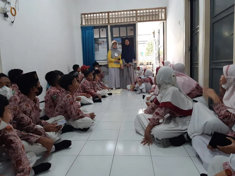 Mahad Al-Ashr Spemdalas Dikunjungi Siswa SD Mudri