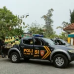 Datangi Kantor Polisi, Siswa Gembira Naik Mobil Patroli