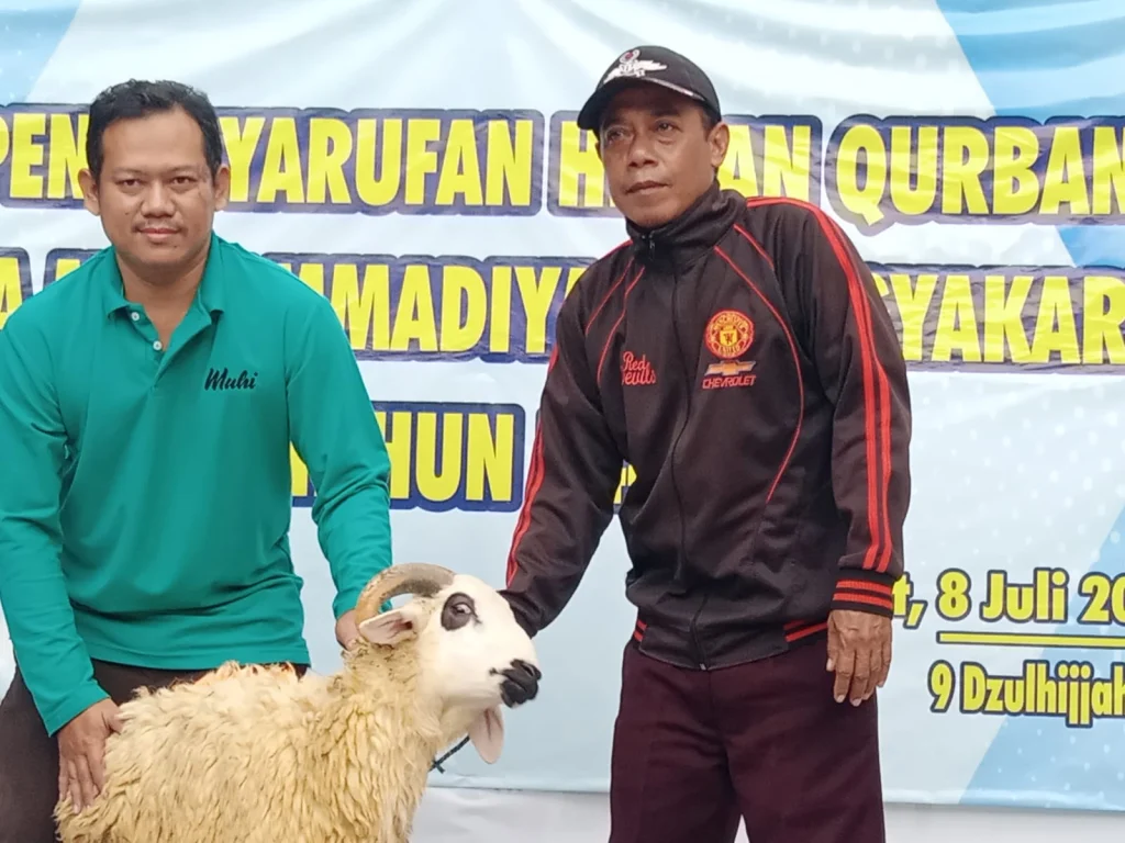 Berbagi Kambing Kurban, SMA Muhi Menebar Kebahagiaan