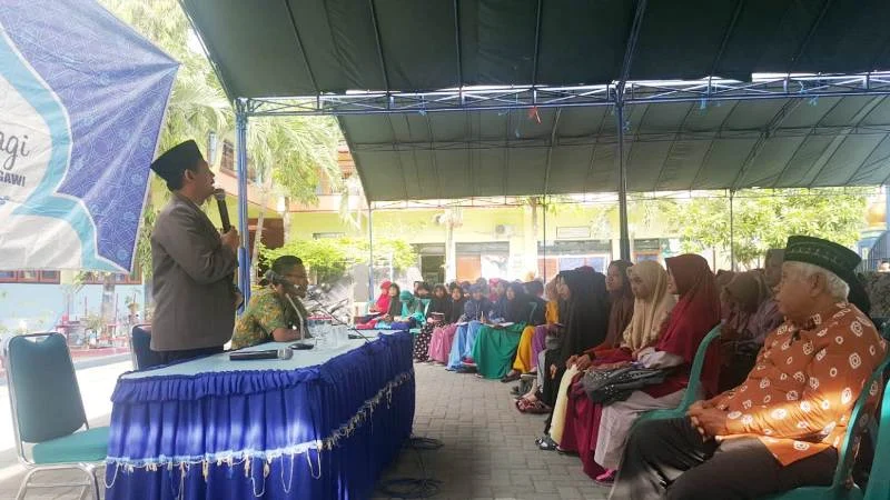 Cinta Bisa Membuat Bahagia dan Sedih, Hanya Cinta Allah yang Abadi