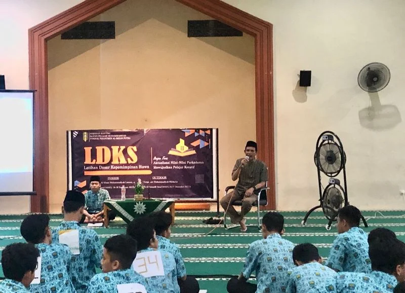 Pentingnya Literasi Dikupas  di LDKS Al Mizan