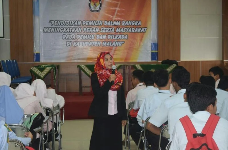 Golput adalah Golongan Hitam, KPU Saat Sosialisasi ke Pemilih Pemula