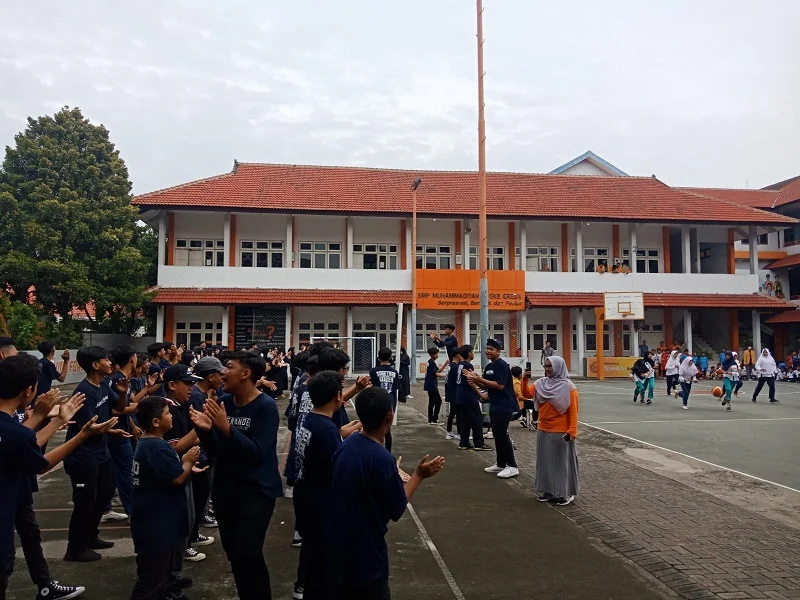 Lagrande Spemdalas Supporter SD Mugeb Versus SD Berlian