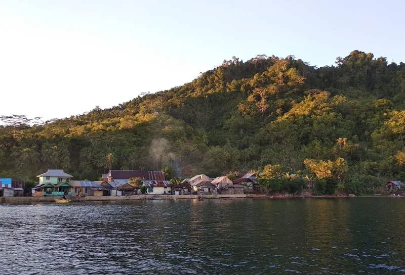 Khotbah Membawa Tangis di Desa Latalata