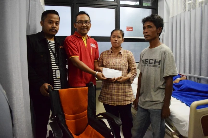 Lazismu Santuni Warga yang Kakinya Terlindas Kereta Bogor-Sukabumi