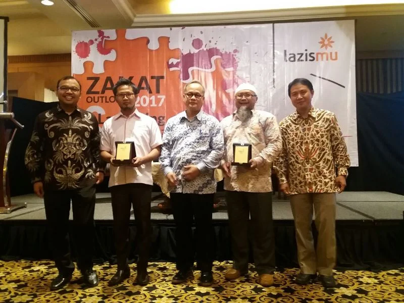 Banyumas dan Jawa Timur Raih Lazismu Award 2016
