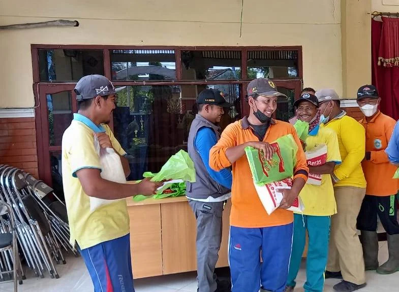 Lazismu Babat Tasyarufkan 1100 Paket Lebaran