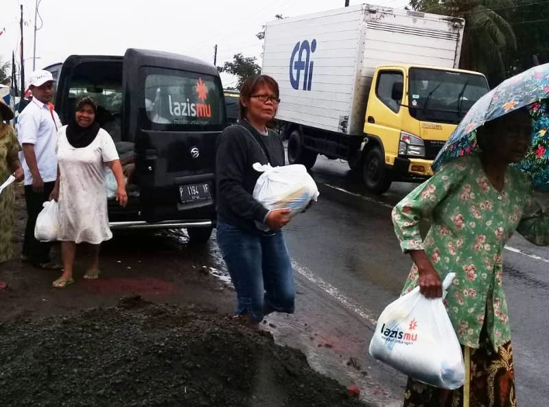 Sambil Meresmikan Gedung Pusat Dakwah, Lazismu Bakti Sosial di Singojuruh