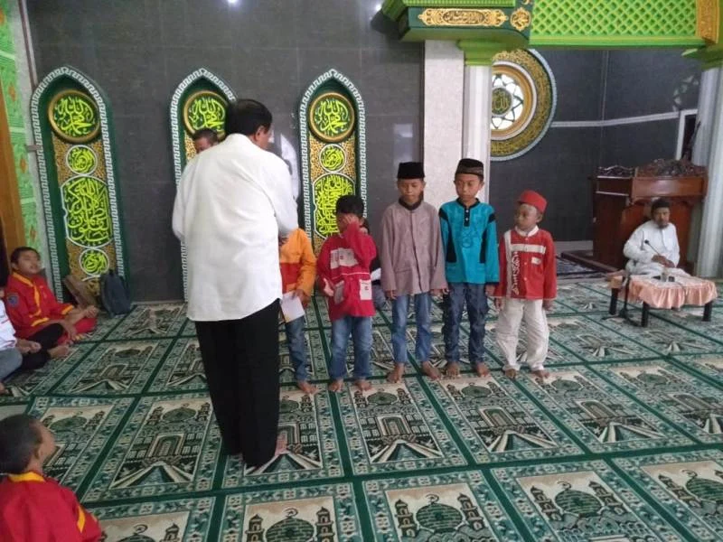Lazismu Hadir di Desa Menggembirakan Anak Yatim