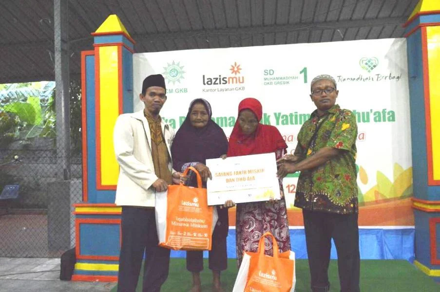 Lazismu Beri Kado Hari Raya pada Anak Yatim dan Dhuafa