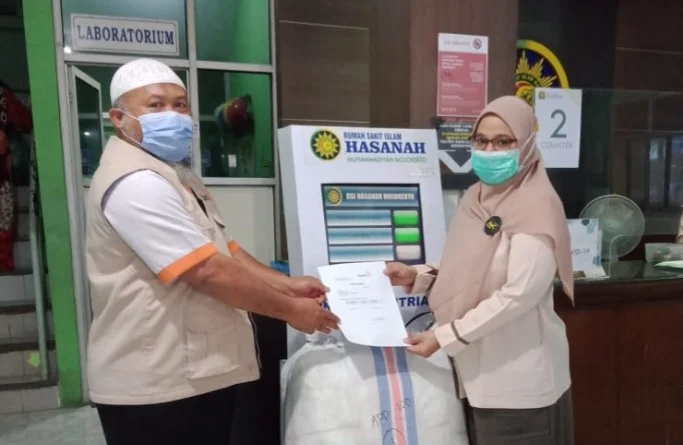 Lazismu Jatim Bagikan 1000 APD untuk RS Muhammadiyah