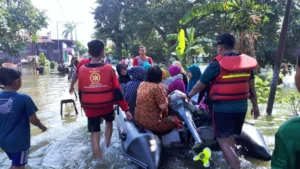 Kali Lamong Meluap, MDMC Gresik Koordinasikan Bantuan Penanganan Banjir