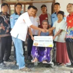 Lazismu Serahkan Kursi Roda untuk Warga Desa Sidorejo