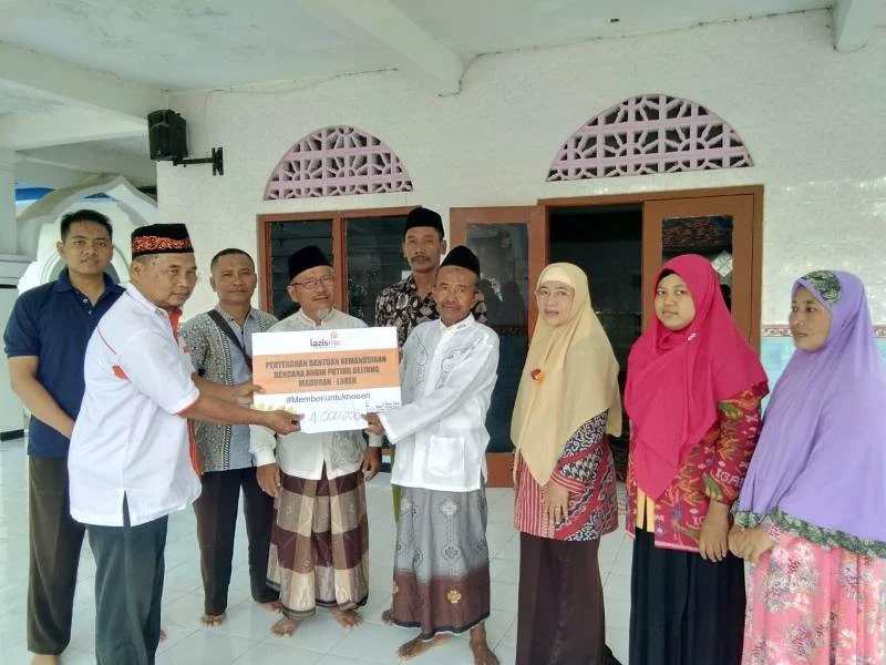 Rumah Warga Diterjang Lesus, Lazismu Datang Serahkan Bantuan