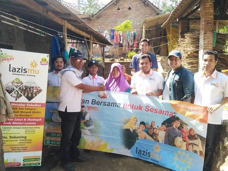 Sapi dan Kambing Lazismu Dibagikan ke Masyarakat Kalipare