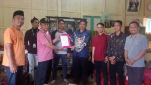 Lazismu OKU Timur Serahkan Bantuan Korban Banjir Sungai Komering
