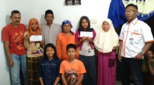 Lazismu Bantu Wujudkan Impian Darman dan Da’ini untuk Sekolahkan Anaknya Agar Jadi Guru
