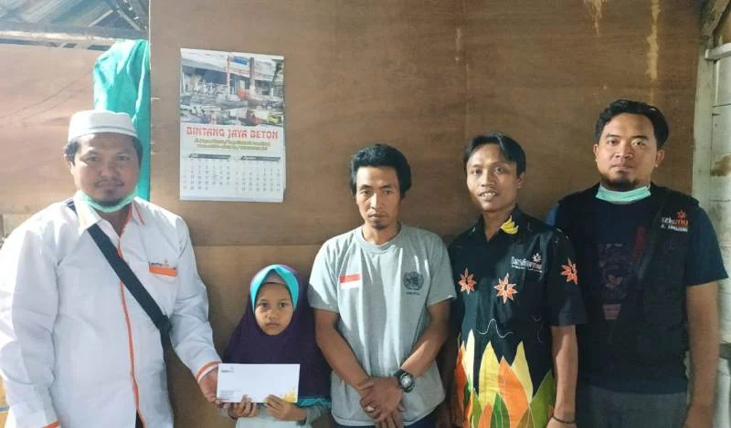 Anak Gunung Itu Kini Yatim Piatu, Lazismu Datang Membantu