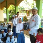 Lazismu Datang, Ini yang Diberikan untuk TPQ dan Dhuafa di Senduro