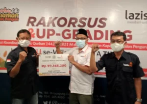 Lazismu Tulungagung Serahkan Dana Palestina Rp 118 Juta