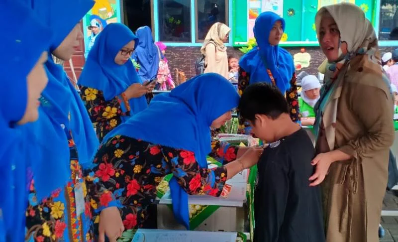 Di Sekolah Ini Calon Murid Naik Kuda, Orangtua Ikut Parenting