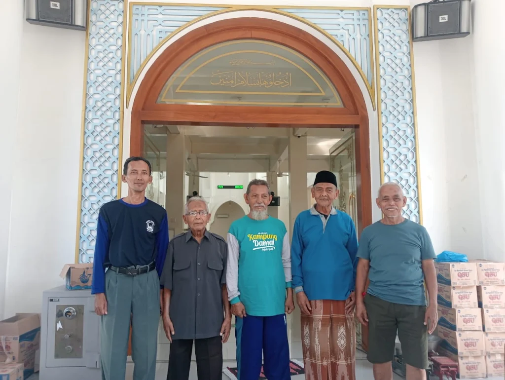 Tokoh Muhammadiyah Sendangagung Turut Membersamai Prosesi Penyembelihan Hewan Kurban di Masjid An-Nur