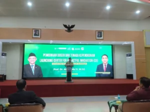 Menyimak Nasihat Mendikdasmen RI dalam Pembinaan Dosen dan Tenaga Kependidikan UM Surabaya