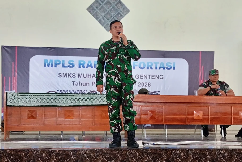 Wakil Danramil 0825/04 Genteng Banyuwangi Beri Motivasi Siswa Baru SMK Muda Genteng