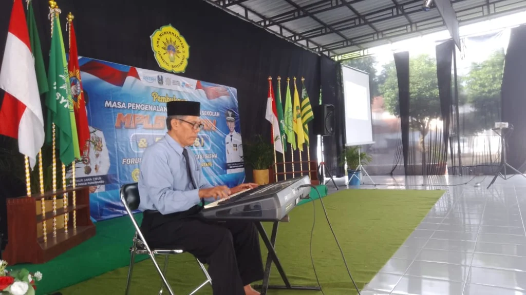 Fortasi Hari Kedua SMAS Muha Genteng Ajarkan Lagu-Lagu Muhammadiyah dan PBB