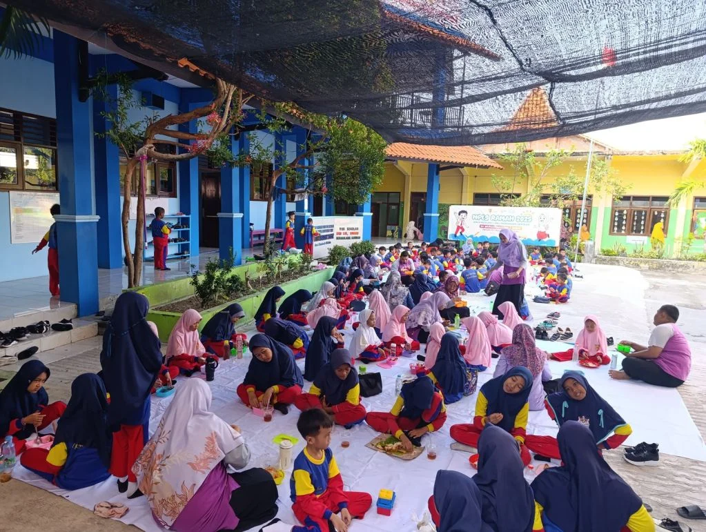 Gemari, Cara Seru SD Muhammadiyah 2 Babat Ajak Siswa Cinta Ikan Sejak Dini