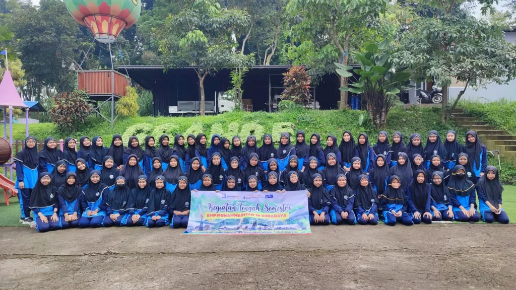 SMP Muhammadiyah 16 Surabaya Isi Kegiatan Tengah semester dengan Belajar di Luar Kelas
